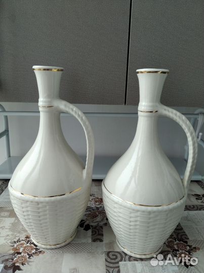 Графин и кувшины