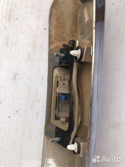 Накладка двери багажника renault duster 2012)