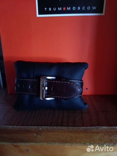 Часы moschino