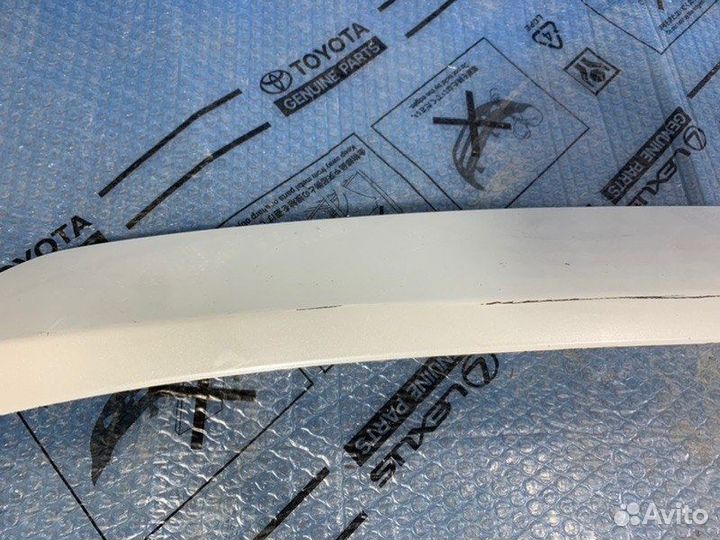 Накладка крышки багажника Toyota Rav4 XA40 2012