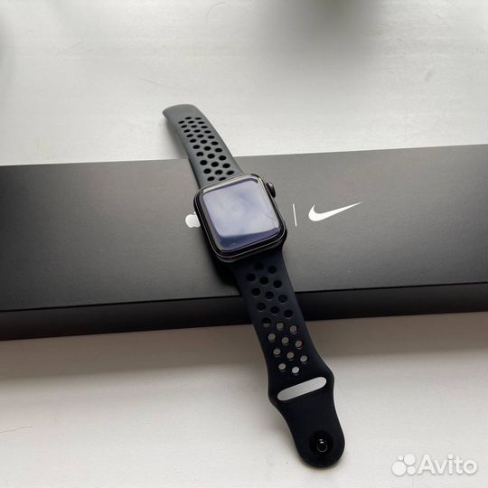 Apple watch se nike