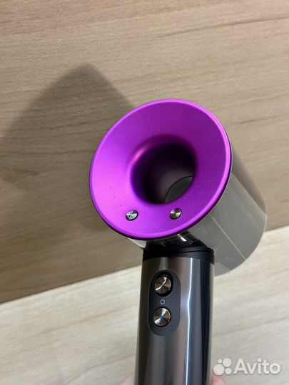 Фен Dyson supersonic