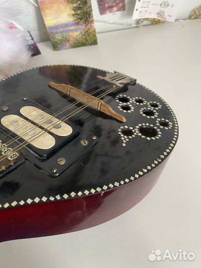 Мандолина со звукоснимателем