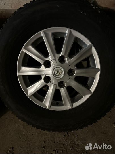 Продам зимние колеса на дисках от Lendcruiser 200