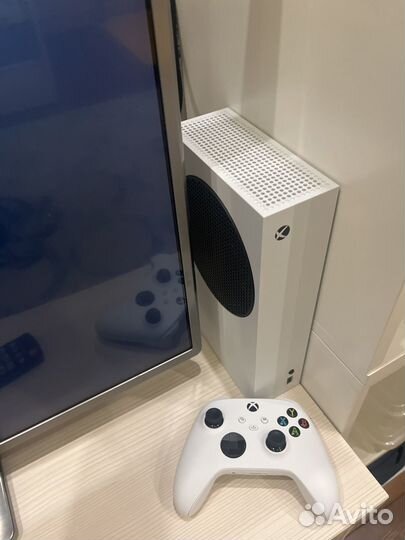 Xbox series s с 1 геймпадом польщовались 2 дня