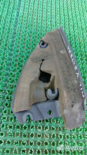 Уголок двери внутренний Opel Vectra C