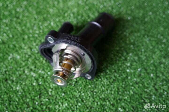 Термостат 2.0L 240лс - LR027158