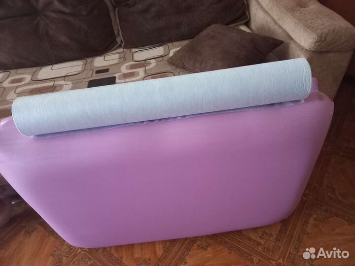 Кушетка с чехлом и подушкой