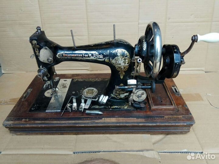 Продается швейная машинка бу ручная