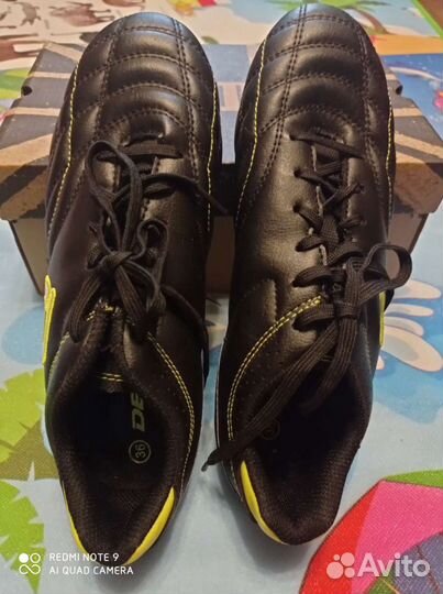 Детские футбольные бутсы