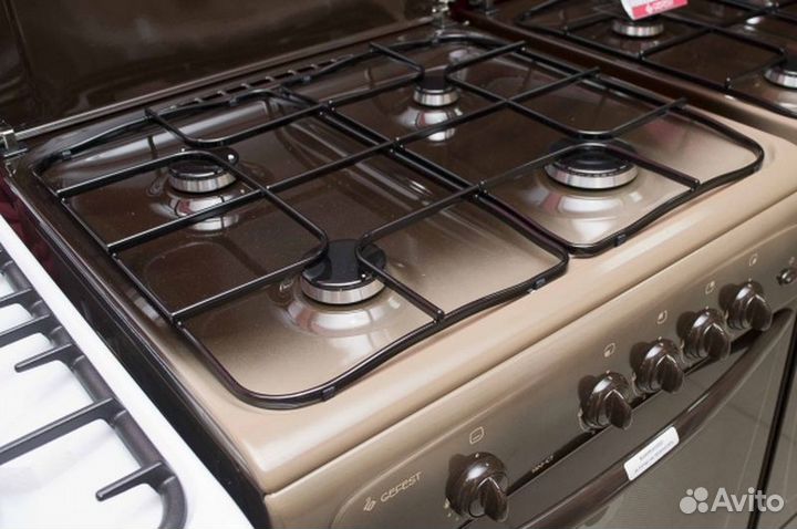 Новая газовая плита с духовым шкафом