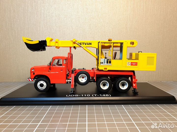 Экскаватор-планировщик UDS-110 на шасси Tatra-148