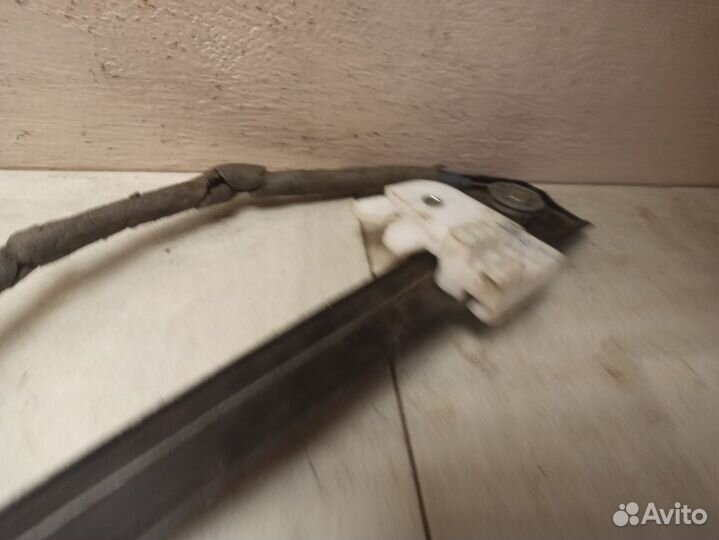 Стеклоподъемник электрический передний правый 8072