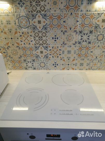 Электрическая варочная панель Electrolux CKE 645