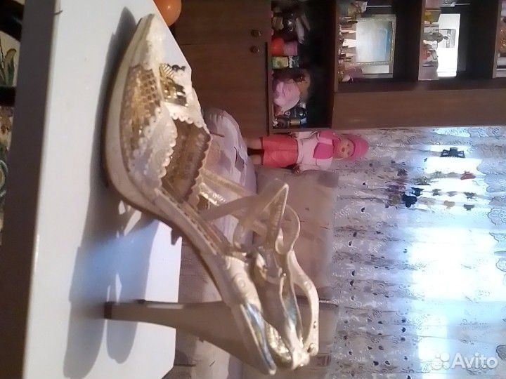 Туфли (басаножки)