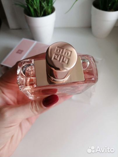 Женская парфюмерная вода Givenchy Irresistible