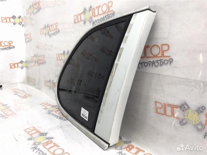 Стекло багажника правое Porsche Cayenne 9PA (957)