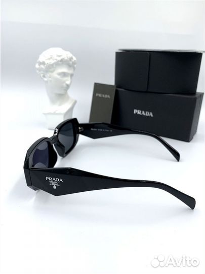 Солнцезащитные очки Prada черные (820)