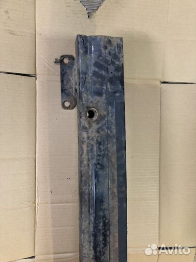 Усилитель переднего бампера Peugeot 207