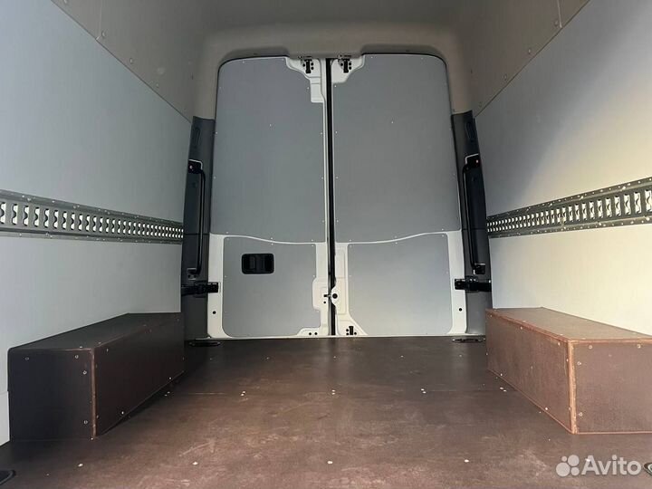 Защитная обшивка фургона березовой фанерой