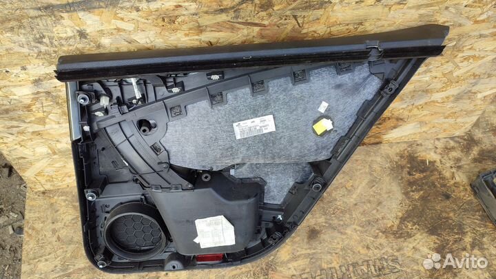 Задняя левая дверная карта Vw Passat b6 седан