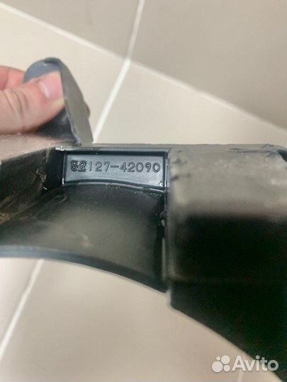 Кронштейн противотуманной фары правый Toyota Rav4