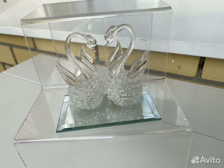 Фигурка лебеди стекло