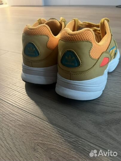 Кроссовки adidas originals yung-1