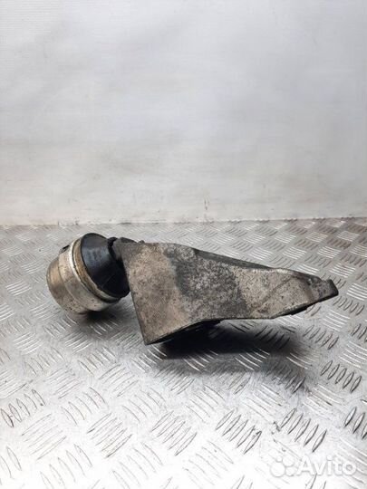 Подушка двигателя Audi A6 седан 1.8 AWT 2002