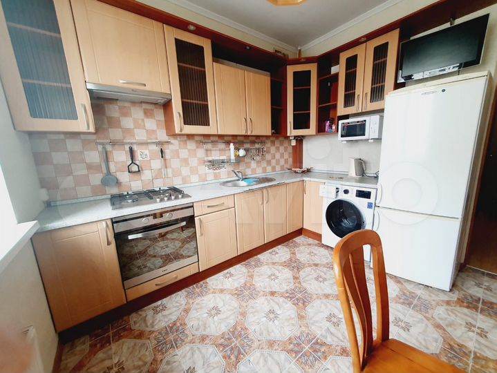 2-к. квартира, 63,7 м², 3/6 эт.