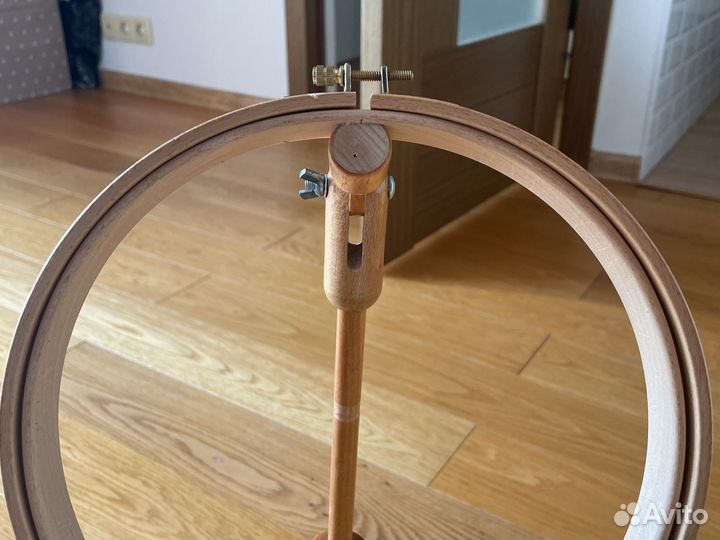 Пяльца для вышивания с подставкой