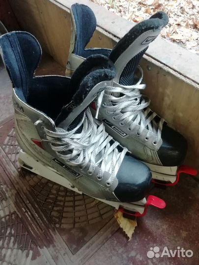 Хоккейные коньки bauer vapor XVI SR