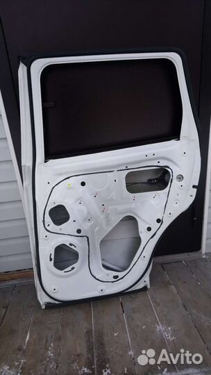 Дверь правая задняя на мицубиши аутлендер 2019 г.в