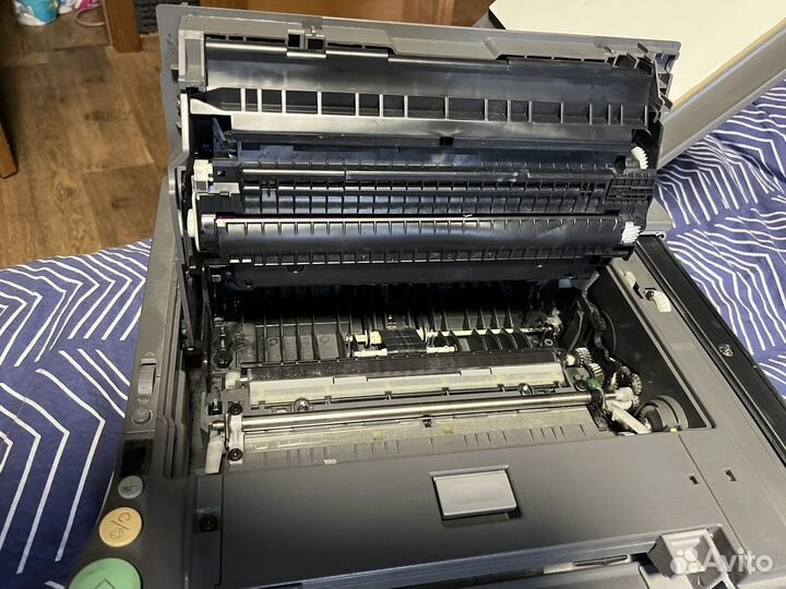 Принтер сканер копир лазерный цветной