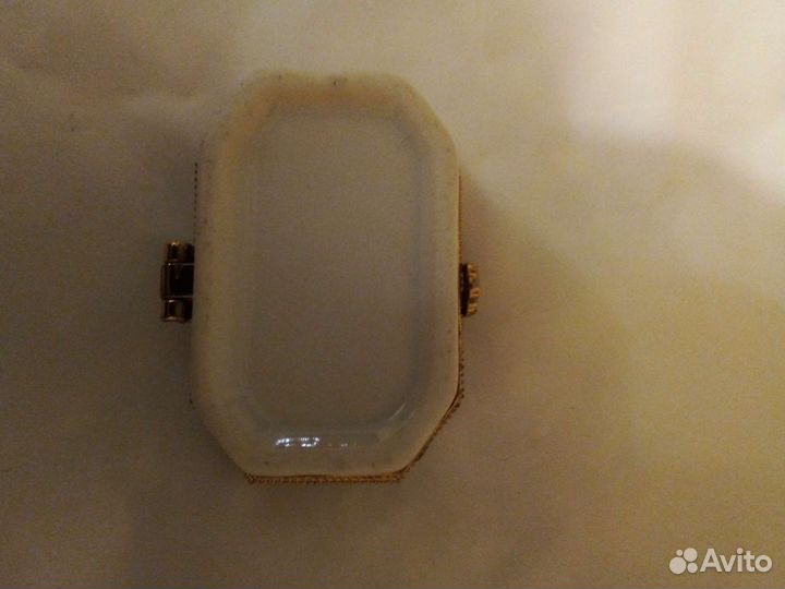 Шкатулка фарфоровая