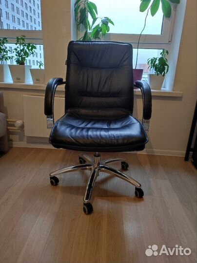 Компьютерное кресло руководителя, кожаное