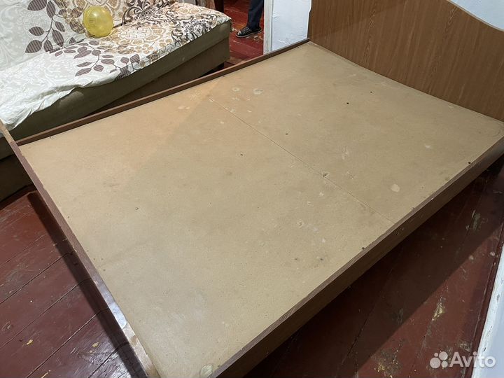 Кровать двухспальная с матрасом бу