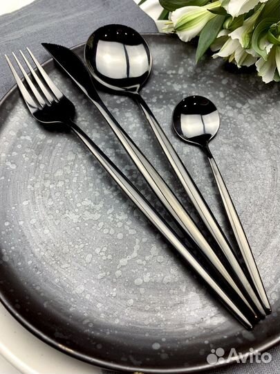 Набор столовых приборов новый