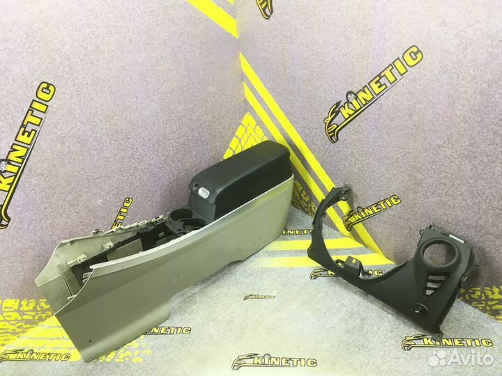 Подлокотник Консоль центральная Mazda CX-7 Мазда