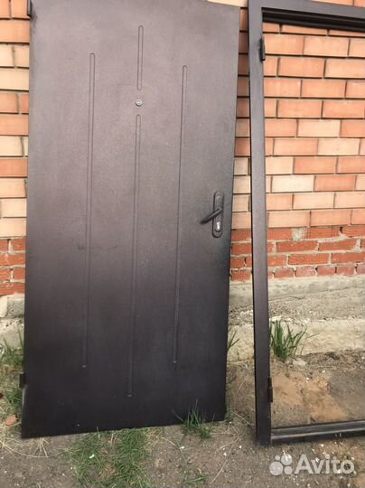 Дверь входная металлическая