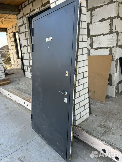 Дверь мераллическая