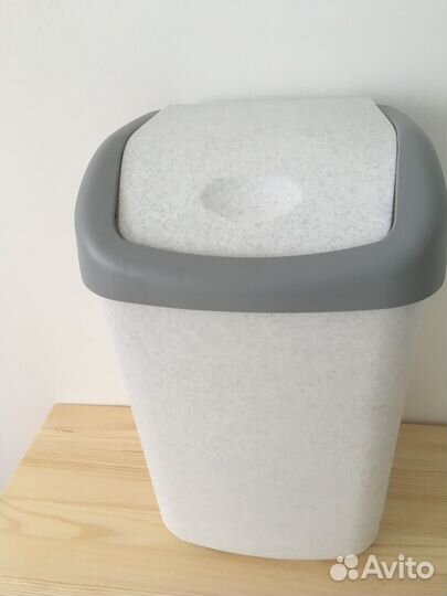 Контейнер под мусор бытовой 14 литров