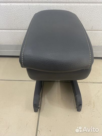 Подлокотник Polo/Rapid