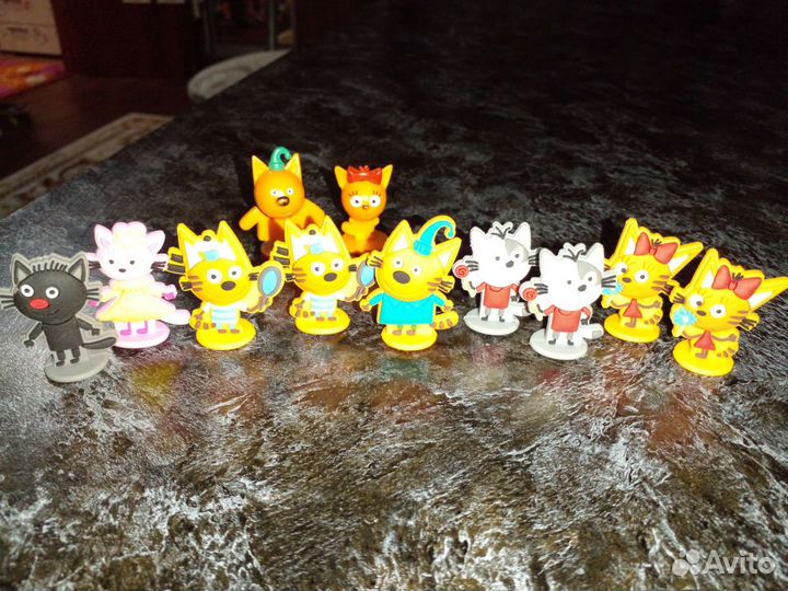 Фигурки три кота