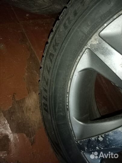 R16 Bridgestone Blizzak Revo GZ 205/60, PCD 5x105 DIA 56.6