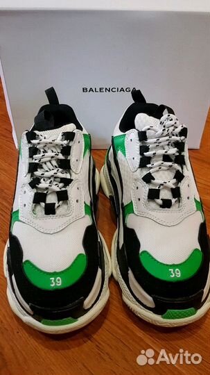 Кроссовки новые