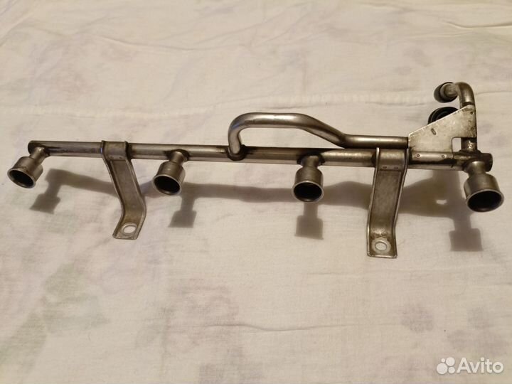 Опель Астра G Топливная рейка двигателя Z16SE