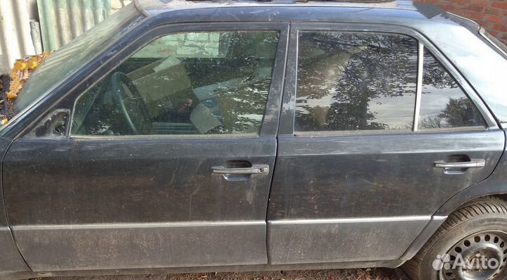 Дверь задняя левая Mercedes W124
