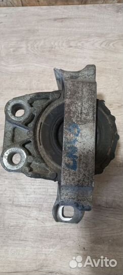 Опора двигателя правая Kuga 2008-2012