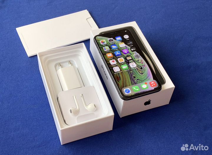 iPhone Xs, 64 ГБ